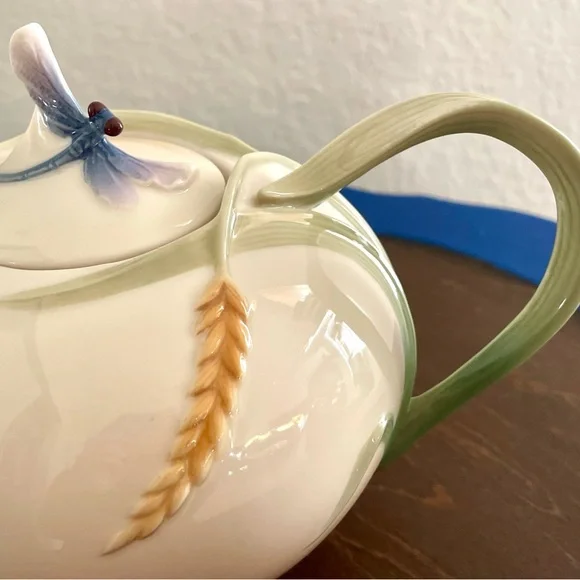 FRANZ Dragonfly Hand Painted & Signed Jan Woo Porcelain Teapot Art Nouveau NEW - Picture 5 of 16